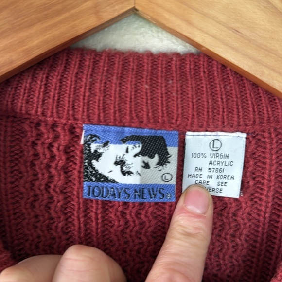 Vintage Today’s News Classic Red Men's Sweater large - Picture 5 of 7